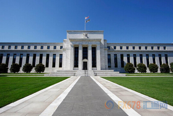 FED维持利率不变，声明基调转鸽，金价短线飙升10美元