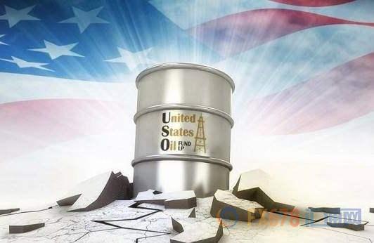 原油交易提醒：飓风威胁+EIA库存骤降！美油逾七周高位，剑指64关口